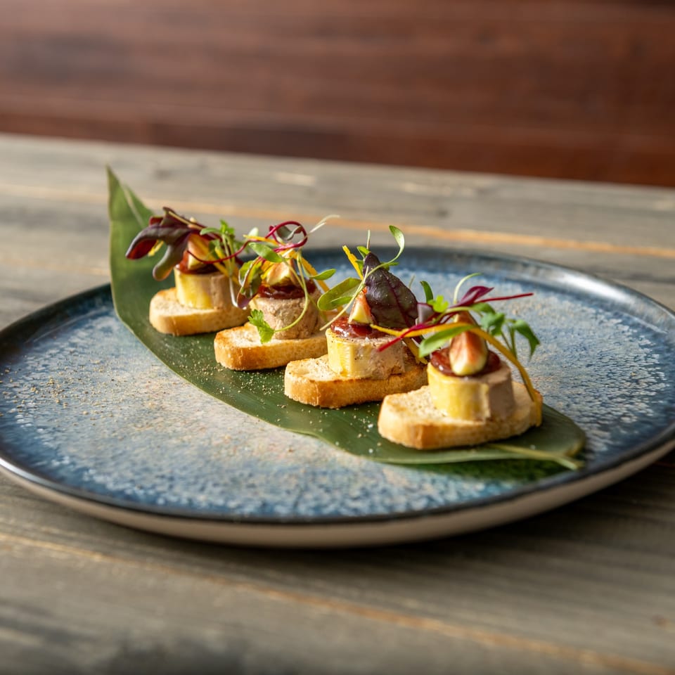 Pâté canapés with fig